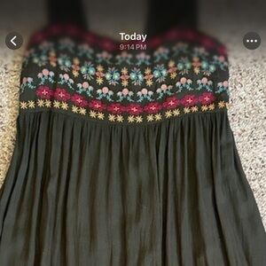 Floral Embroidered Sleeveless Dress midi